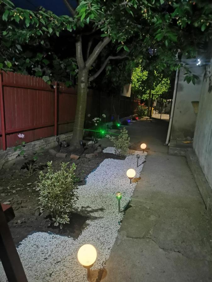 فندق Zapp House كوستِنيست المظهر الخارجي الصورة